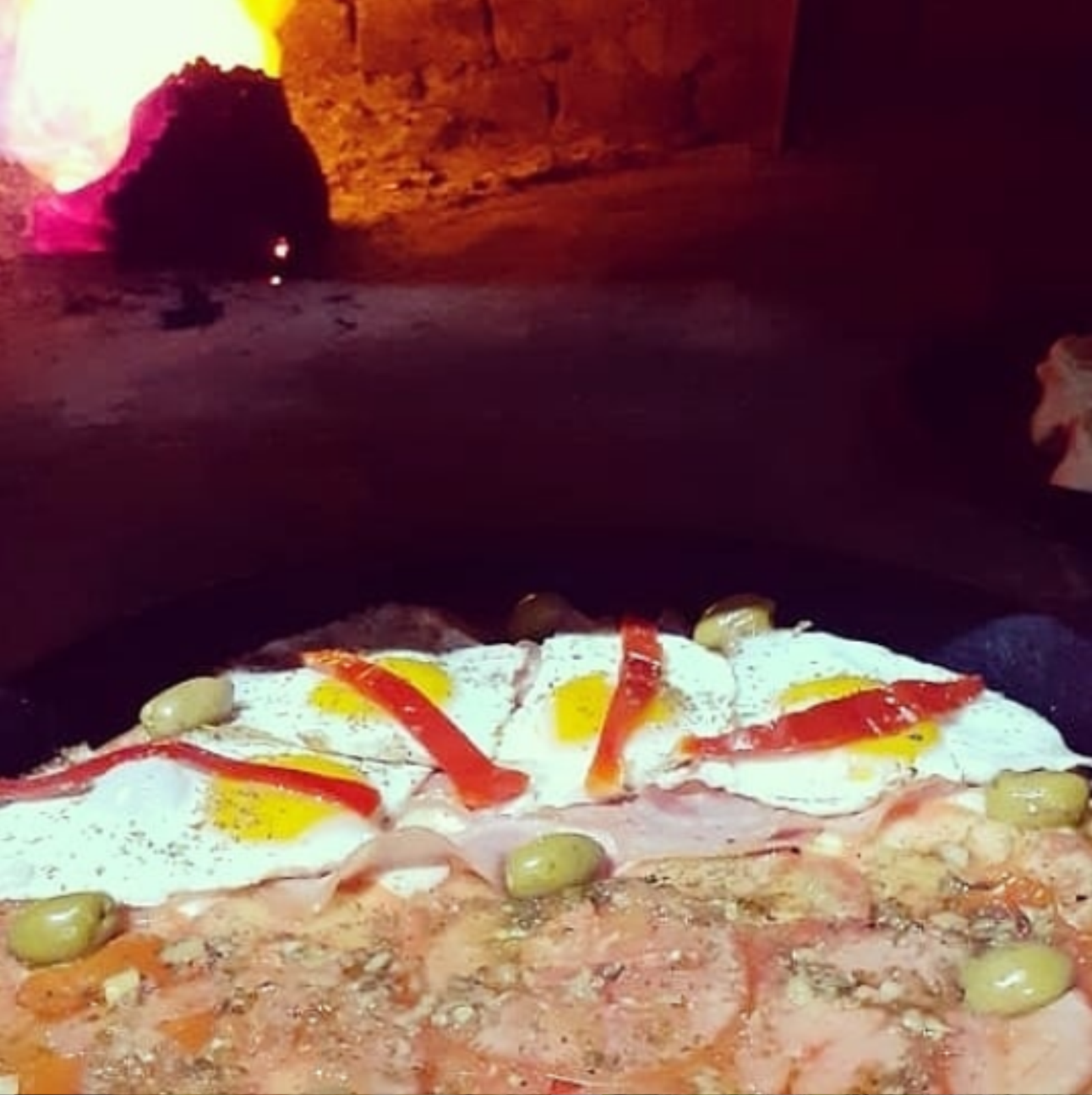pizza-al-horno-barro-logo-Awkan-Delivery-Olavarria